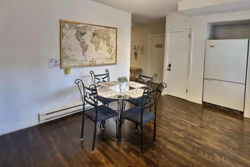 Majatalo Gite Du Survenant Montreal