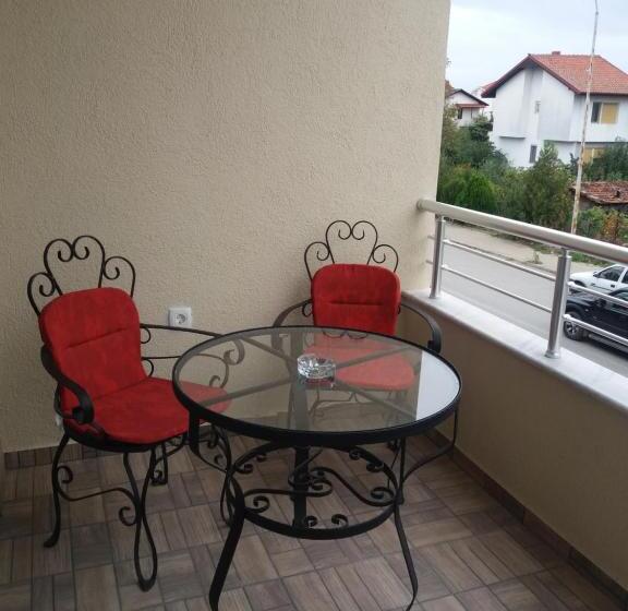 پانسیون Apartments Lotus