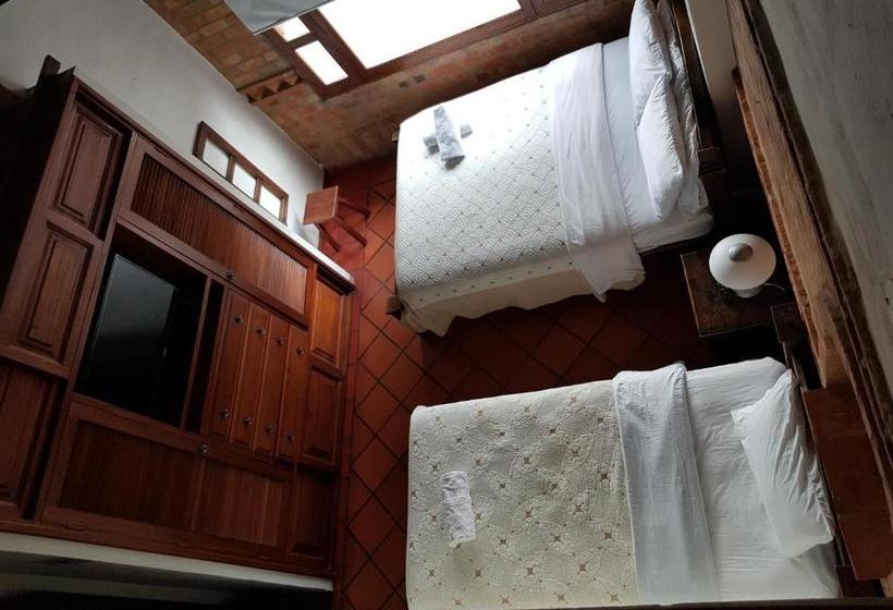 ユースホステル Apartahotel Villa Rosita