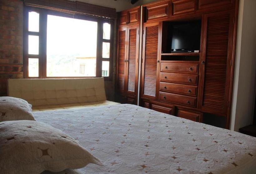 ユースホステル Apartahotel Villa Rosita