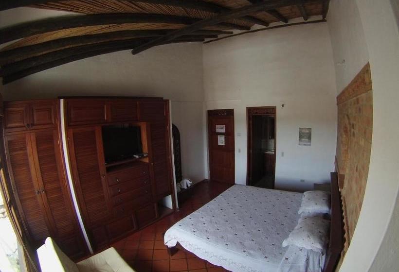 ユースホステル Apartahotel Villa Rosita