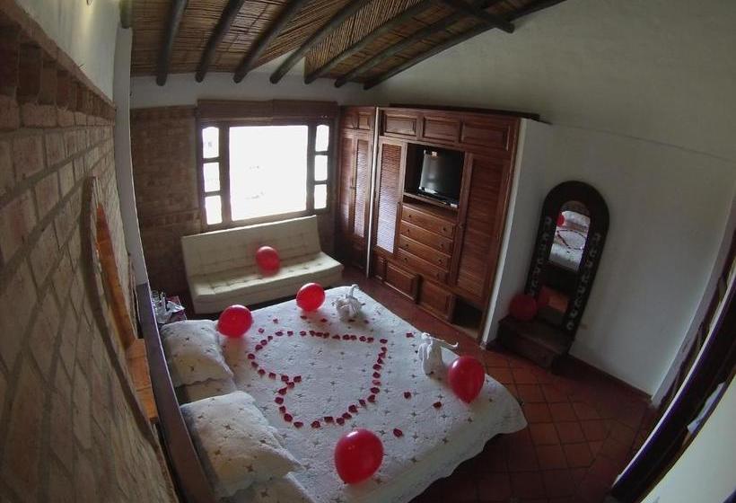 ユースホステル Apartahotel Villa Rosita