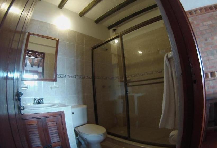 ユースホステル Apartahotel Villa Rosita