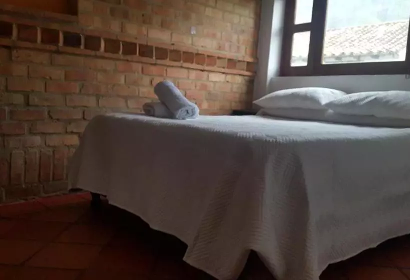 ユースホステル Apartahotel Villa Rosita