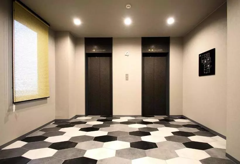 カプセルホテル The Beehive