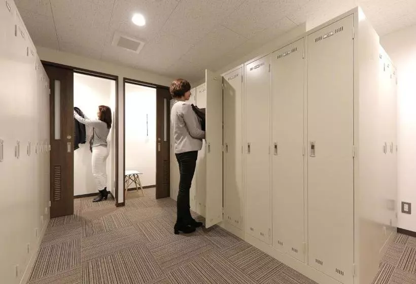 カプセルホテル The Beehive