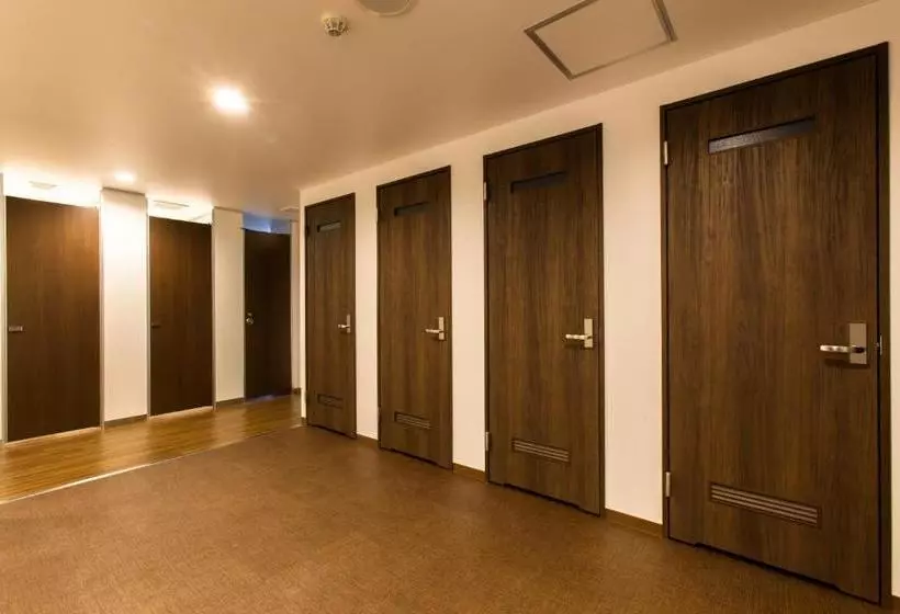 カプセルホテル The Beehive