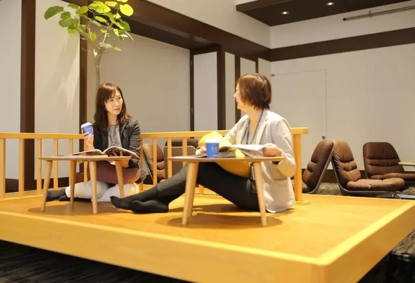 カプセルホテル The Beehive