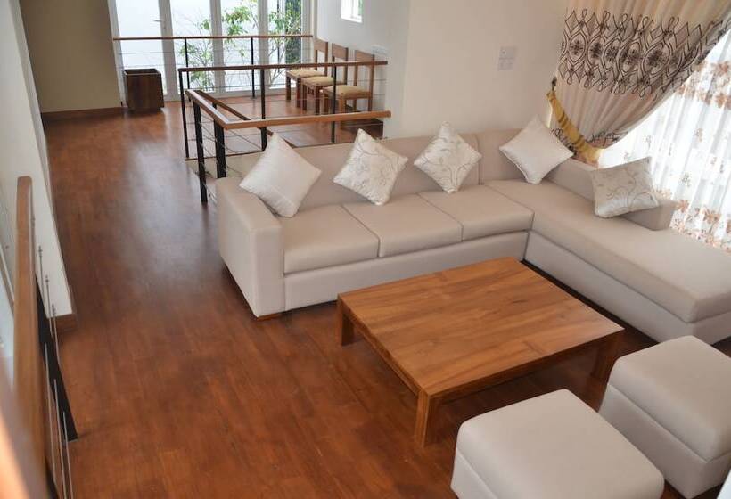 بنسيون Anchorage Villa