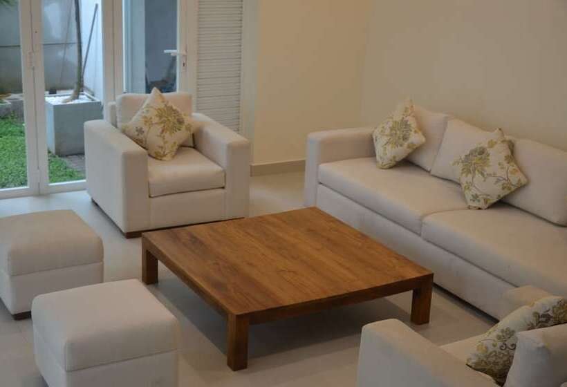 بنسيون Anchorage Villa