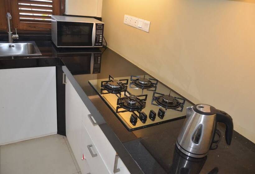 بنسيون Anchorage Villa