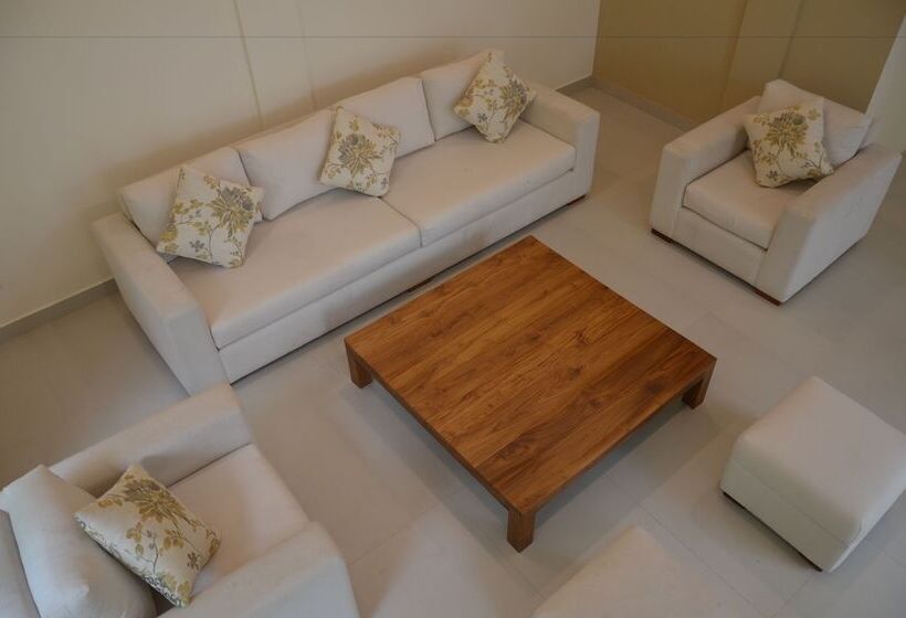 بنسيون Anchorage Villa