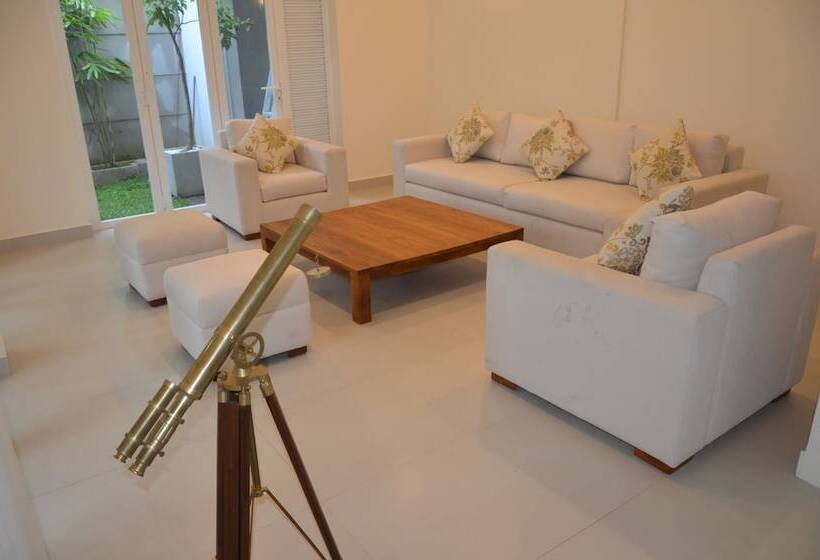 بنسيون Anchorage Villa