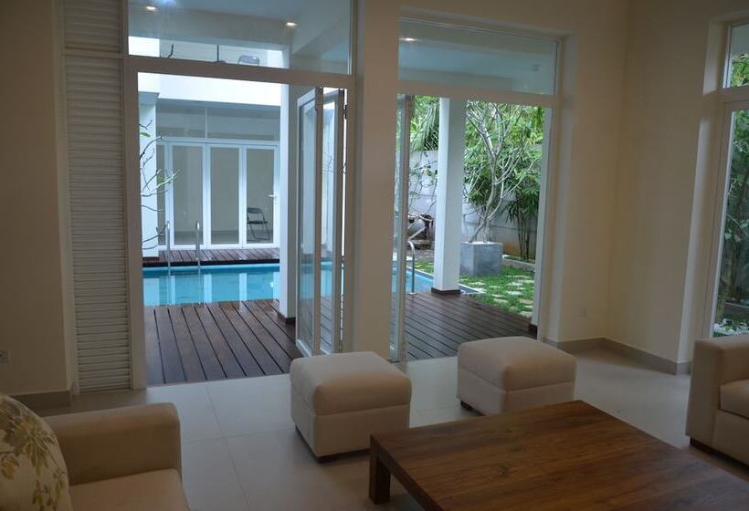 بنسيون Anchorage Villa