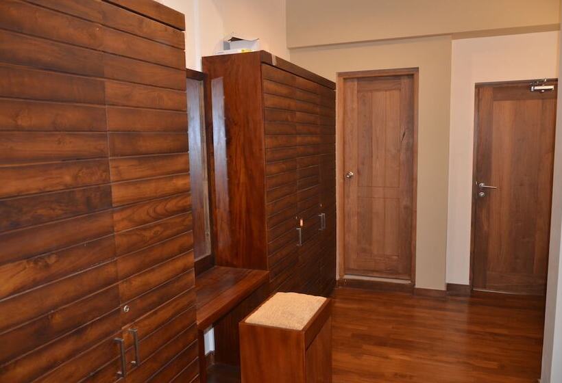 بنسيون Anchorage Villa