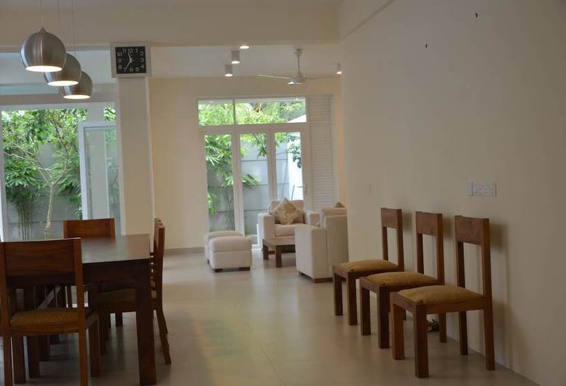 بنسيون Anchorage Villa