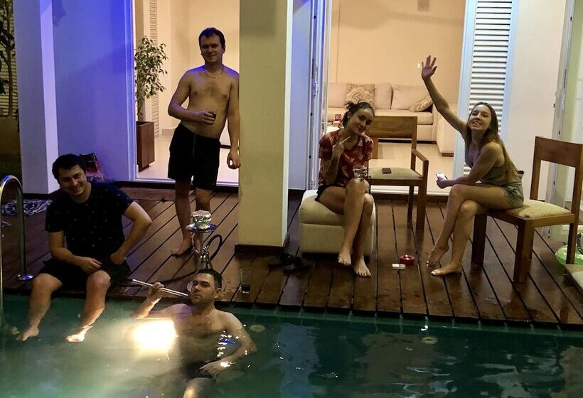 بنسيون Anchorage Villa