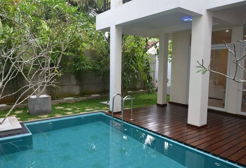 بنسيون Anchorage Villa