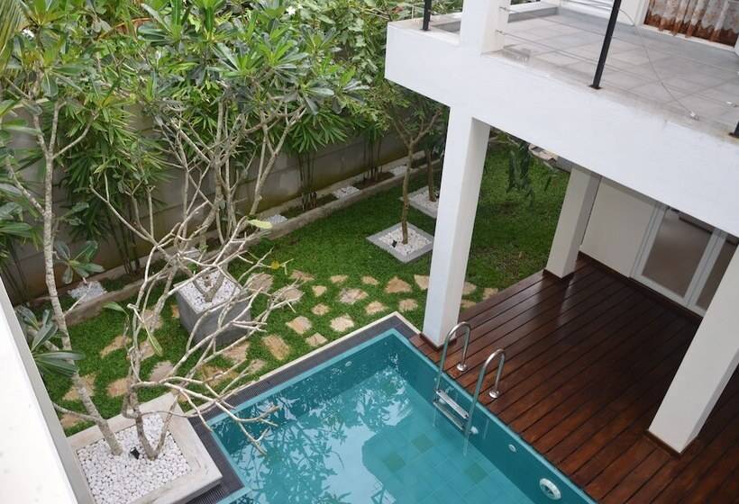 بنسيون Anchorage Villa