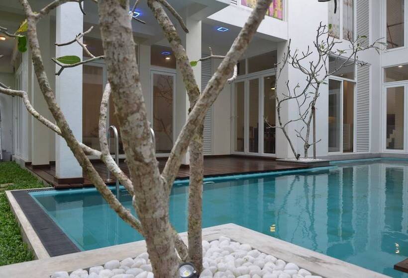 بنسيون Anchorage Villa