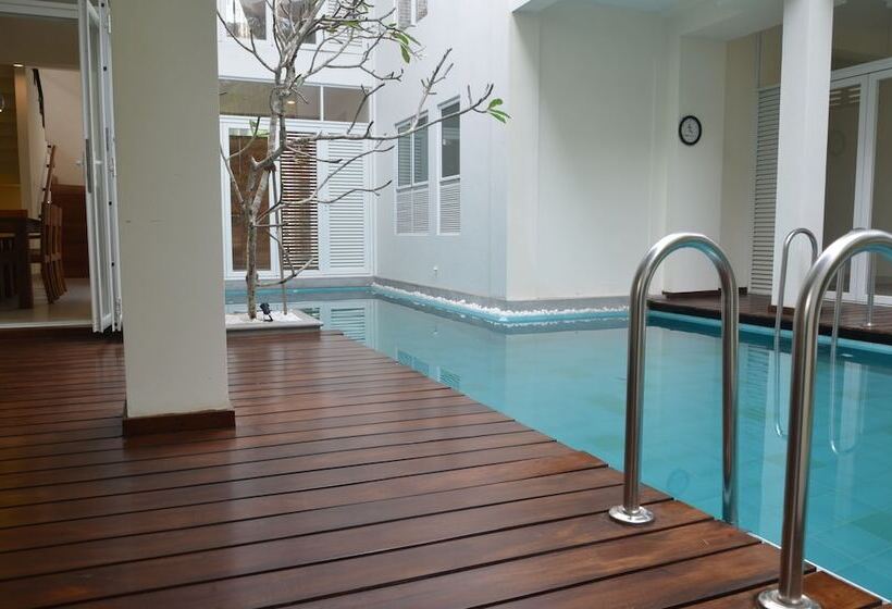 بنسيون Anchorage Villa