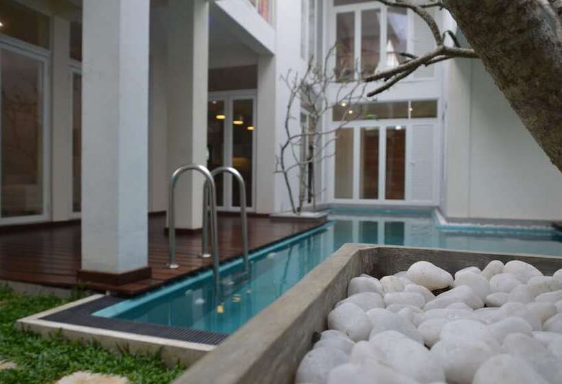 بنسيون Anchorage Villa