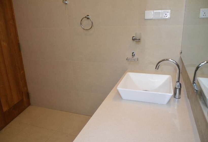 بنسيون Anchorage Villa