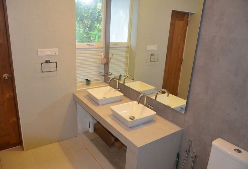 بنسيون Anchorage Villa