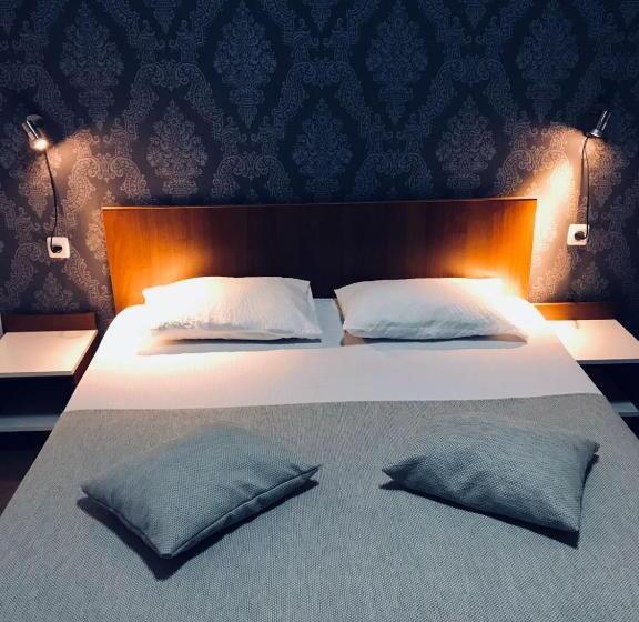 Pensjonat Pinul Negru 2