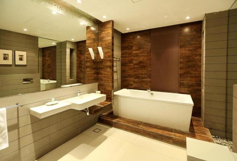 Golden Al Nawras Tower