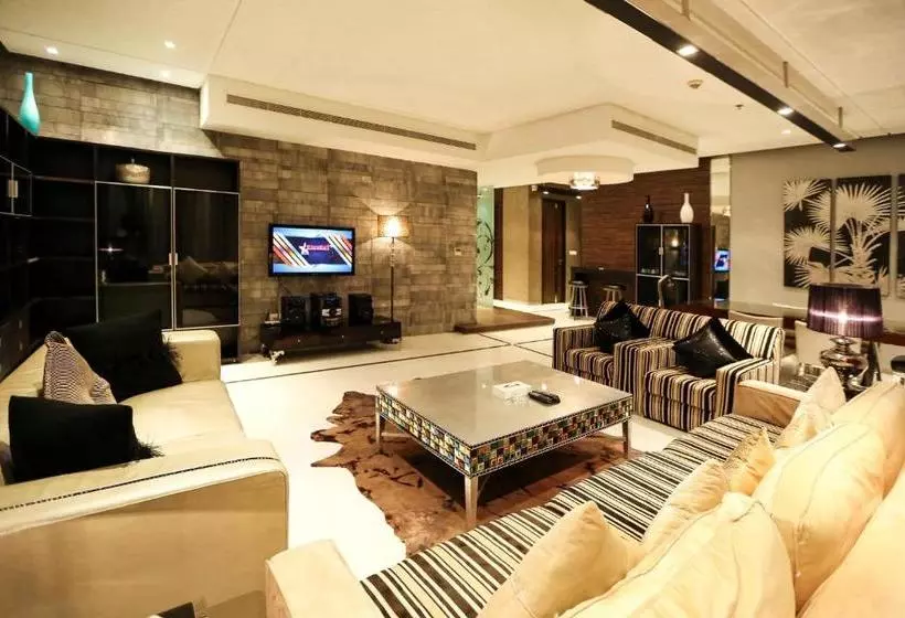 Golden Al Nawras Tower