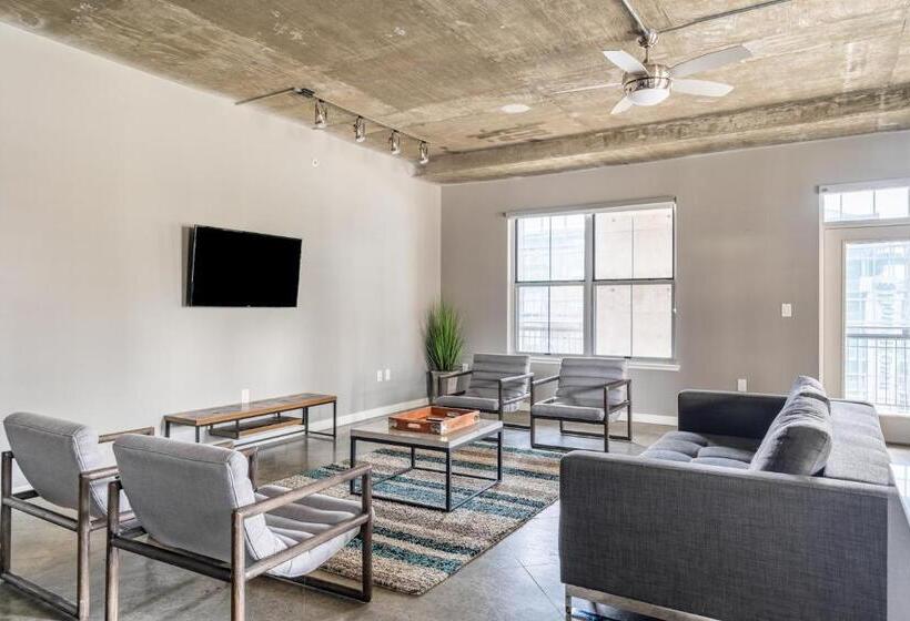 Kasa Downtown Austin