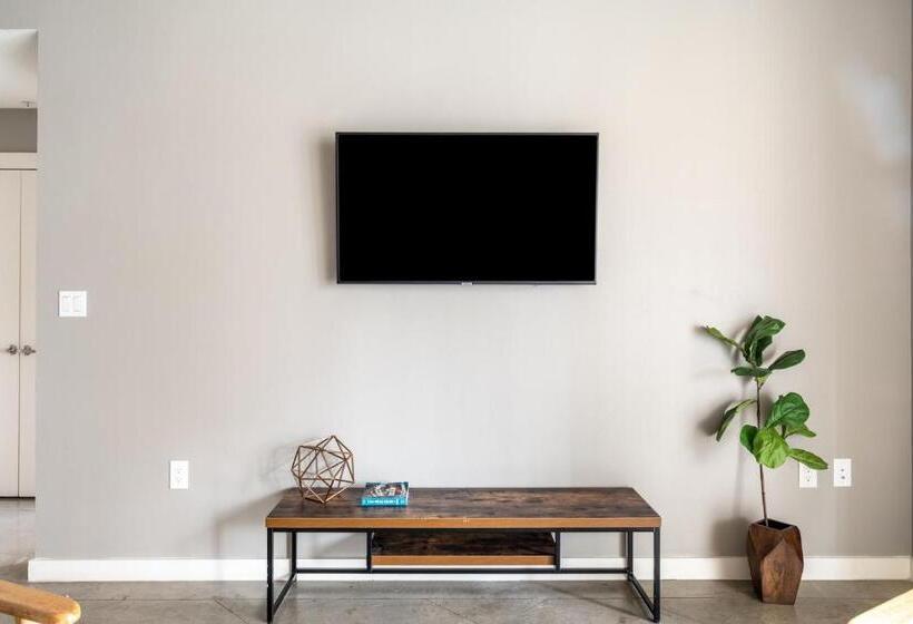 Kasa Downtown Austin