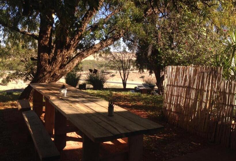 پانسیون Kamelruhe Guest House & Camping