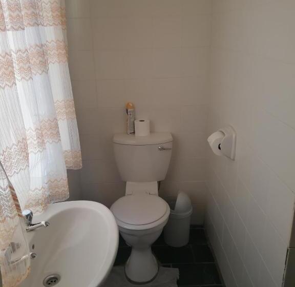 پانسیون Kamelruhe Guest House & Camping