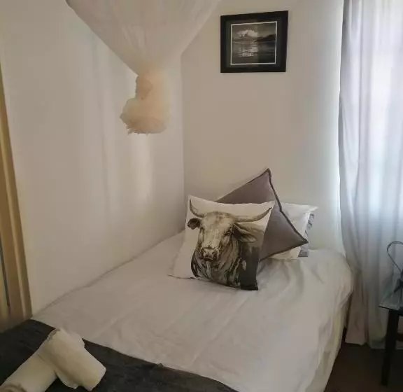 پانسیون Kamelruhe Guest House & Camping