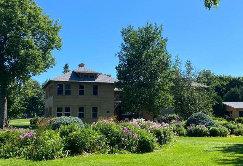 Peters Sunset Beach Resort And Golf