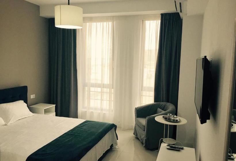 ペンション Mamaia Beach Side