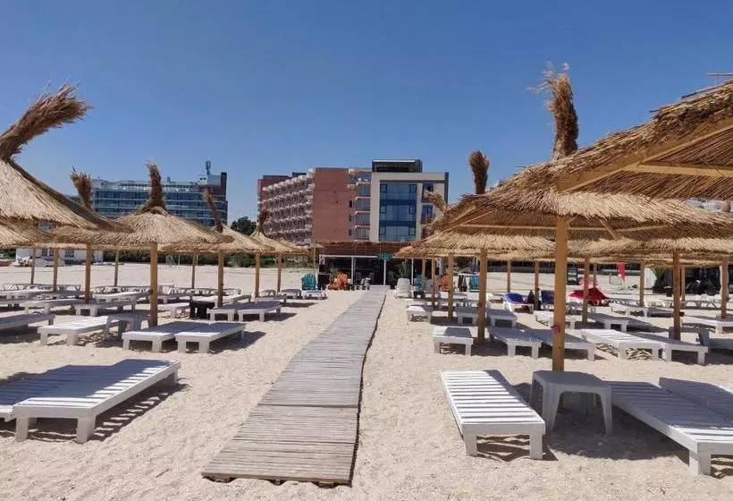 ペンション Mamaia Beach Side