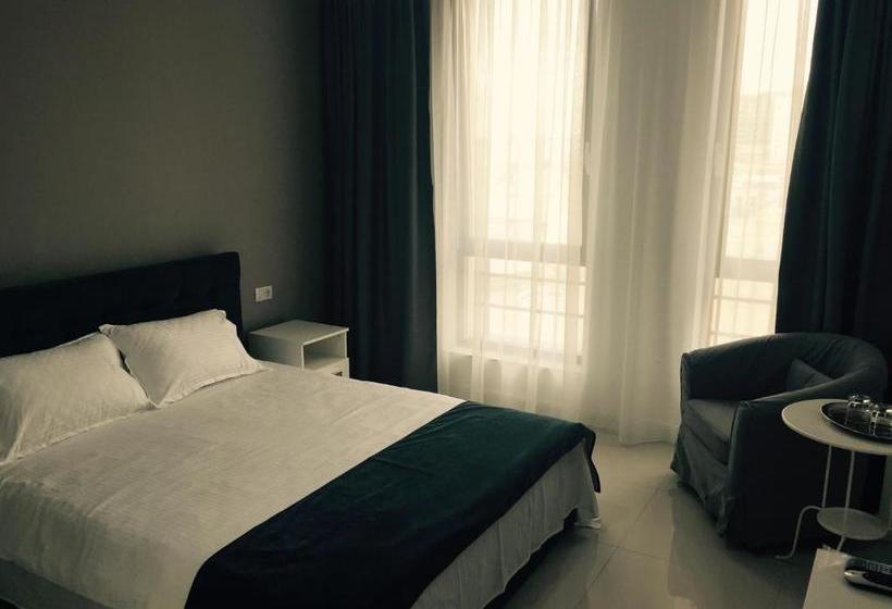 ペンション Mamaia Beach Side