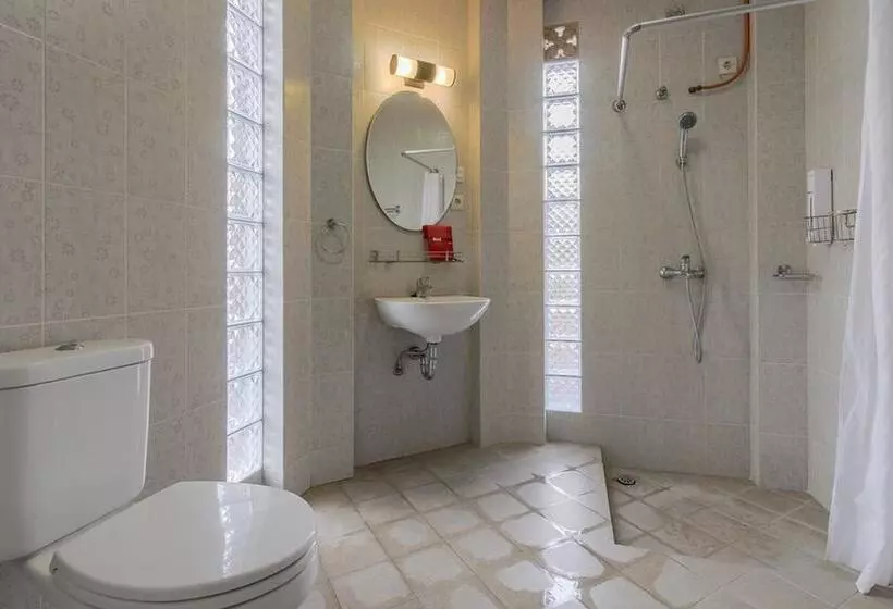 Majatalo Reddoorz Plus Near Dago Pakar