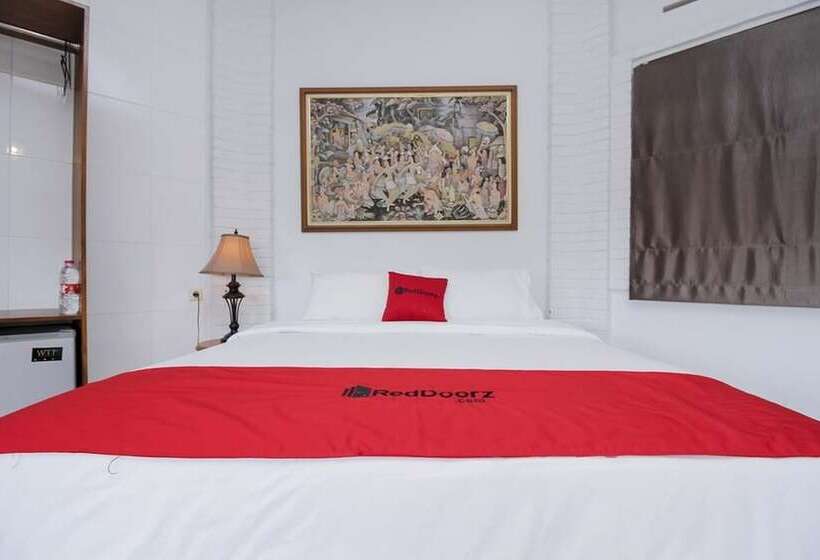 פנסיון Reddoorz Plus Near Dago Pakar