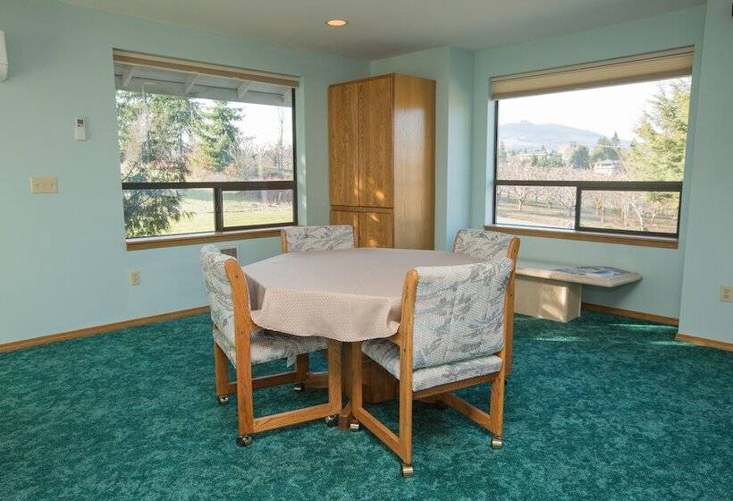 Brookside Bed & Breakfast