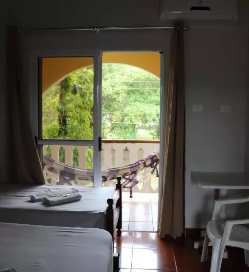 Majatalo Camping Pousada Ilha Do Mel   Frente Ao Mar