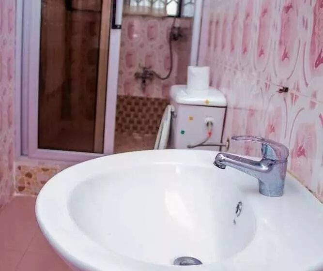 Majatalo Elizz Guest House