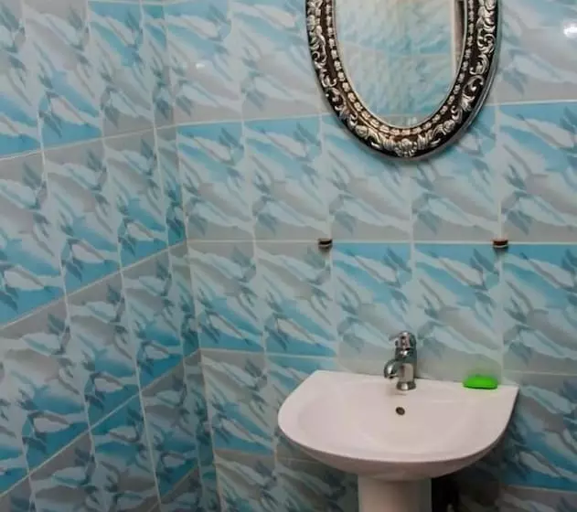 Majatalo Elizz Guest House