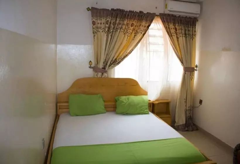 Majatalo Elizz Guest House