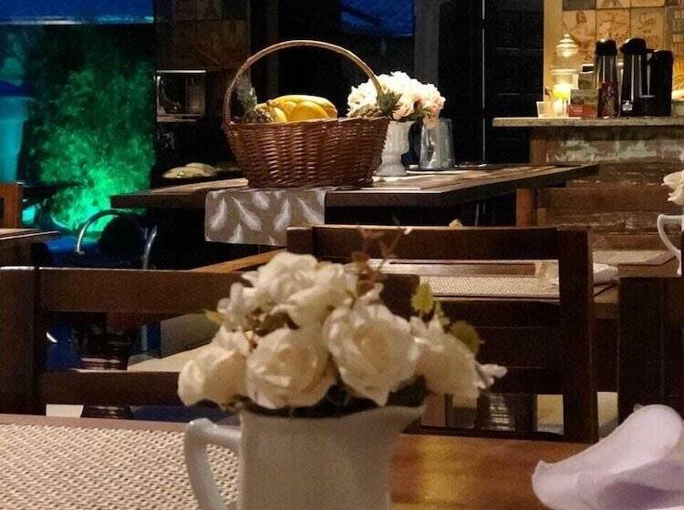 پانسیون Pousada Charm House