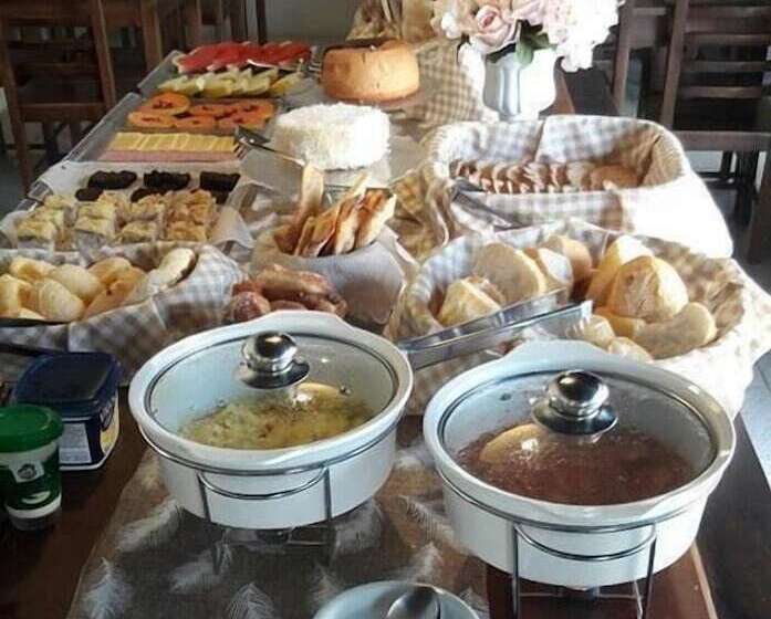 پانسیون Pousada Charm House