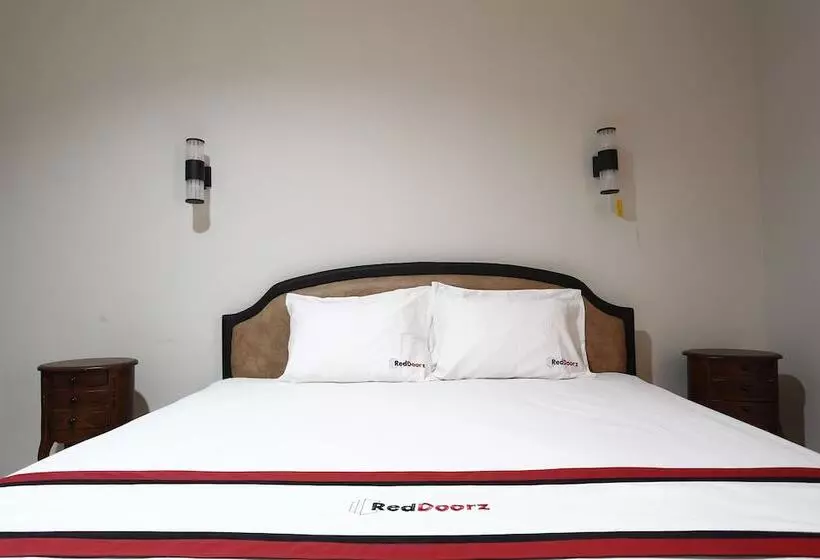 پانسیون Reddoorz Plus Near Adisucipto Airport 2